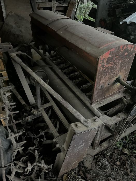 Semănătoare de păioase cu freză și cardan