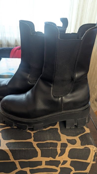 Продам обувь на девочку осень зима