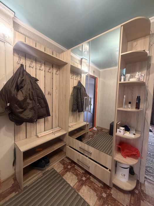 Прихожая продается