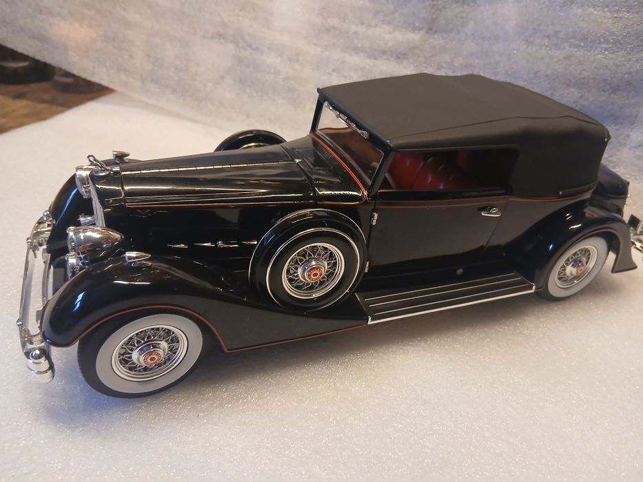 Macheta de colecție  1/18