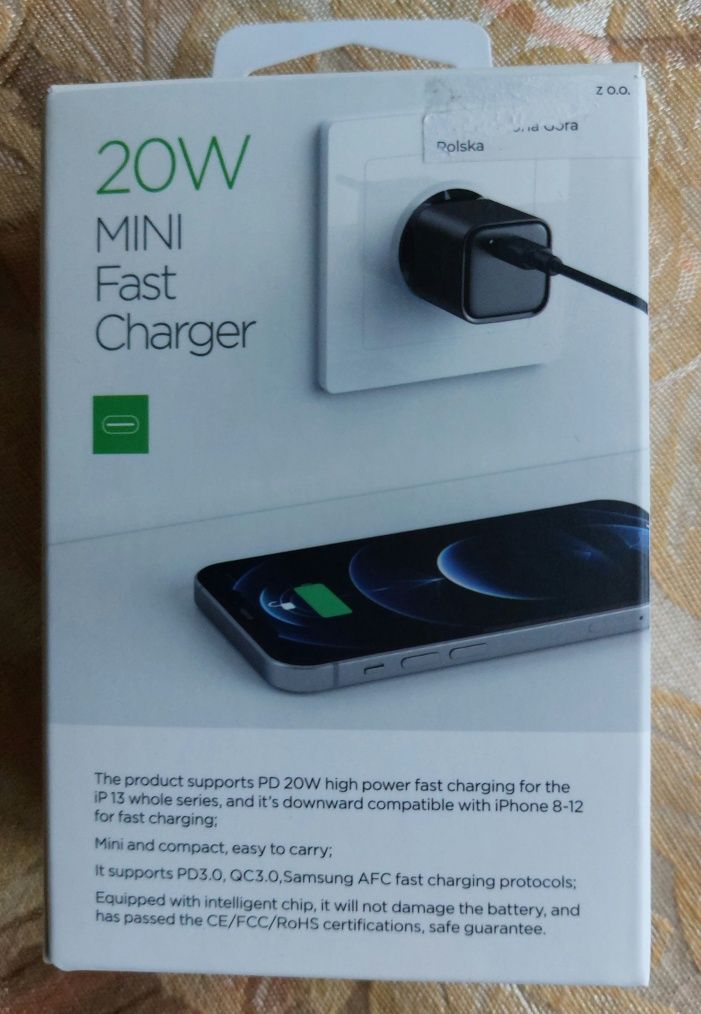 Продавам зарядно Mini Fast Charger 20W