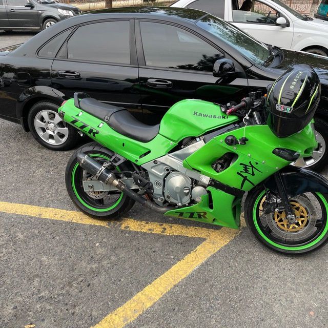 Kawasaki zzr 400 srochna