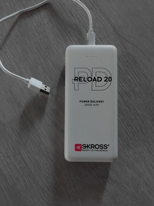 Baterie externa SKROSS Powerbank 20000 mAh cu cablu USB cu doua iesiri