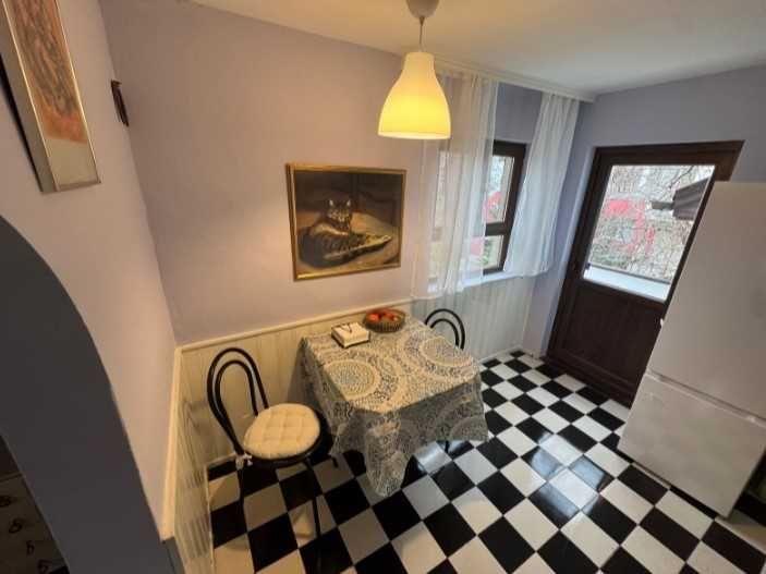 Дава се под наем Тристаен апартамент в София, Изток - 140 кв.м за 750 € - Снимка #3