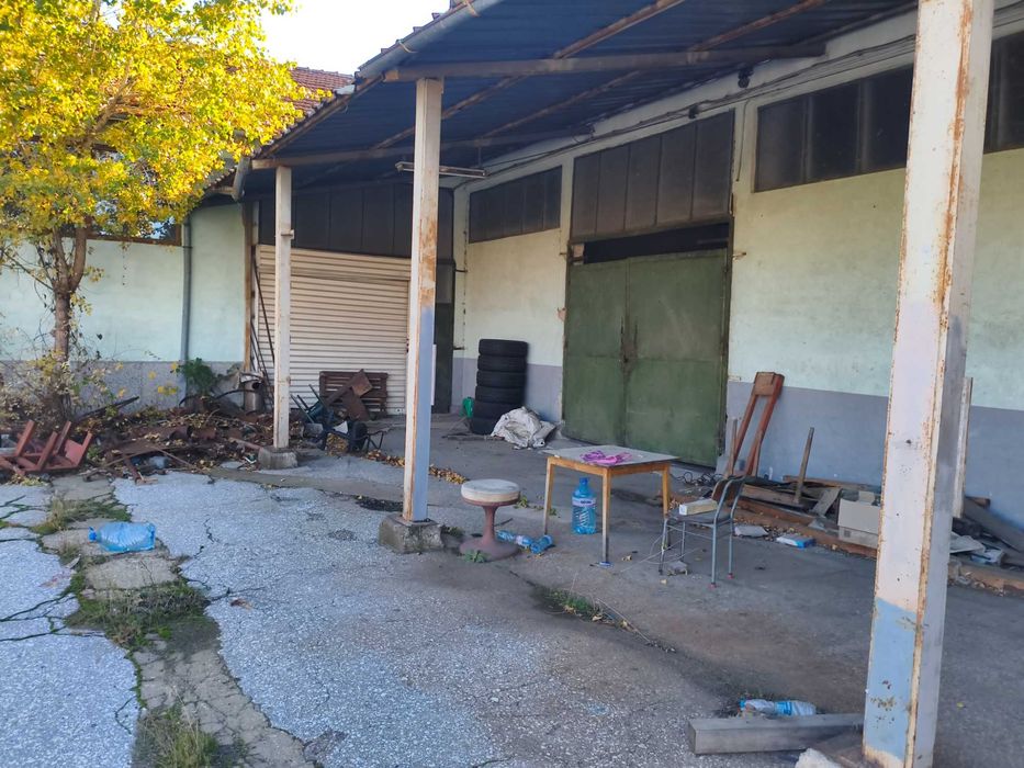 Под наем УПИ в гр. Септември с площ 5800 кв.м. и сгради  2000 кв.м.