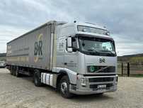 Ansamblu cap tractor Volvo FH520 cu semiremorca schwarzmuller