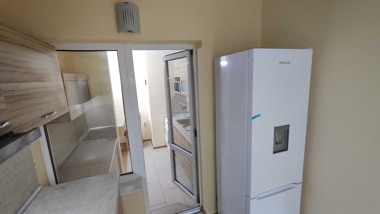 Продава се Тристаен апартамент в Варна, Спортна зала - 75 кв.м за 8 €/кв.м - Снимка #7