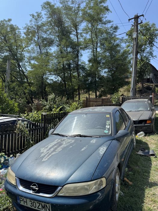 Vând sau dezmembrez Opel Vectra
