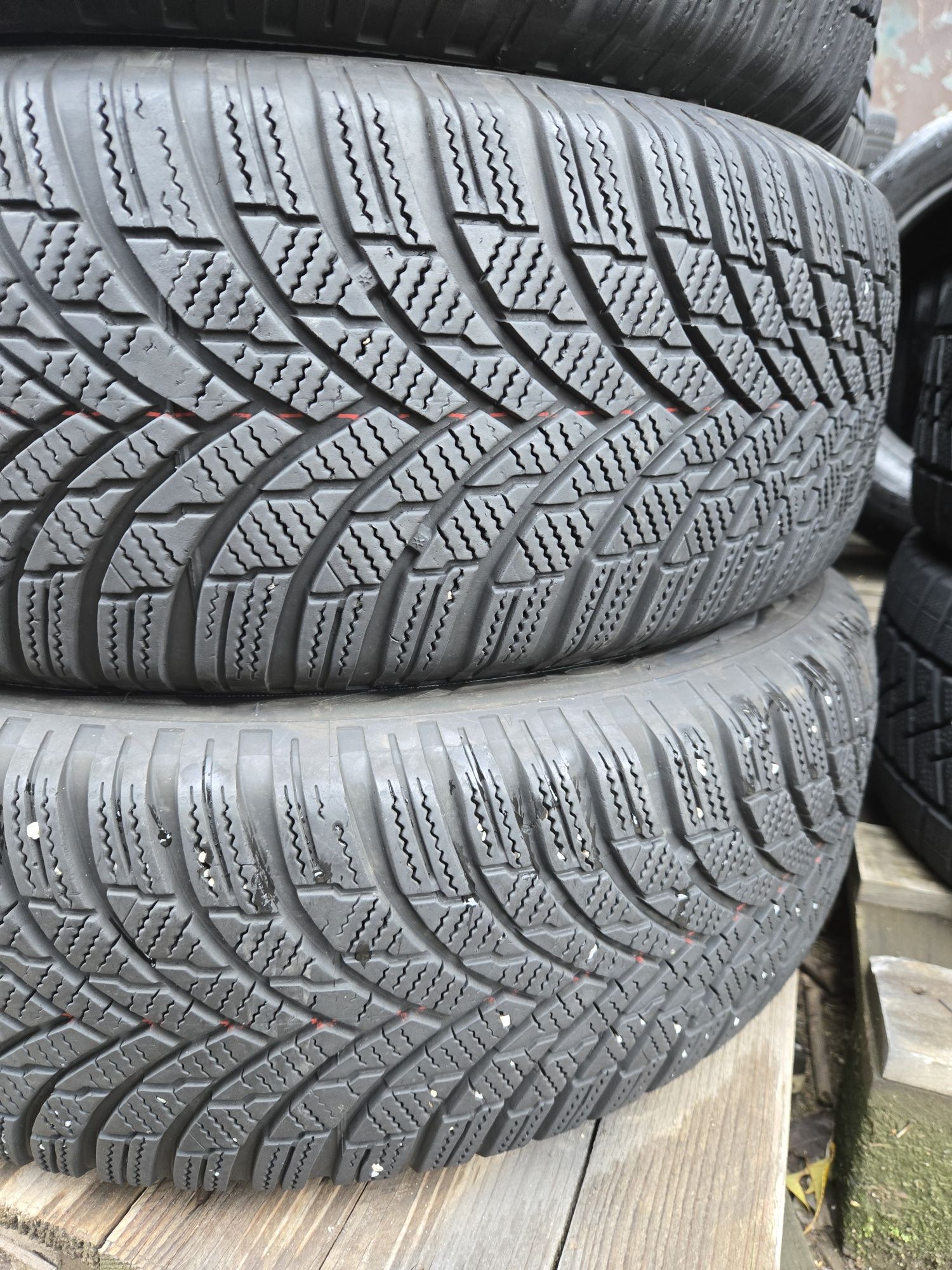 4бр. 215 65 16 Firestone зимни.