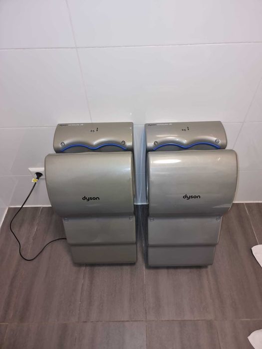 Uscator de maini Dyson model AB14