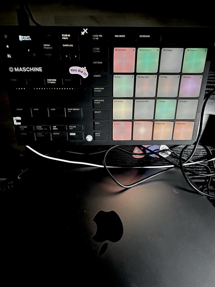 Maschine mk3 mikro (семплер)