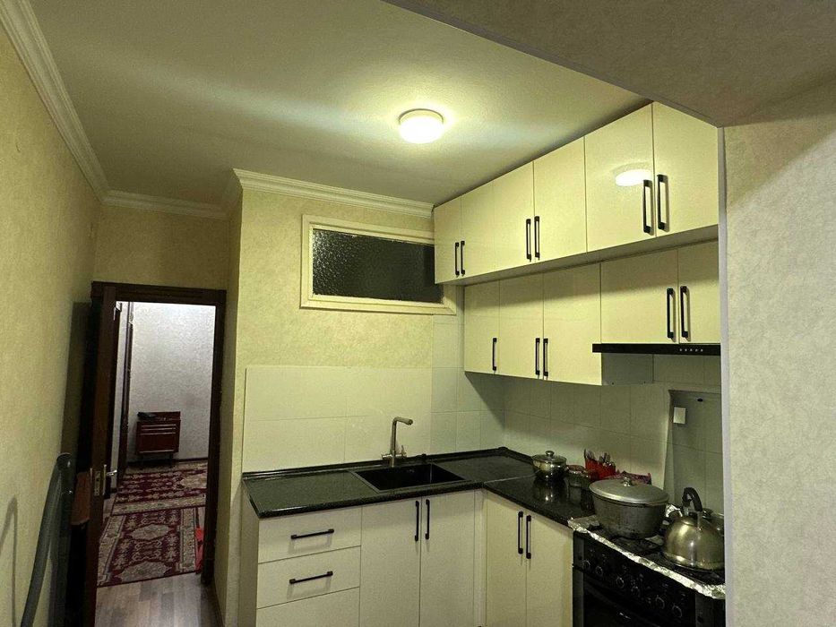 Uchtepa 22-kvartal, 4 xona, 3-qavat, g'ishtli uy, remonti bor