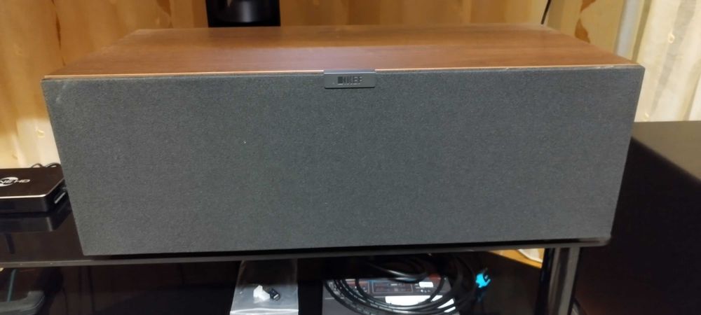 Kef Q6 meta (цвят орех)