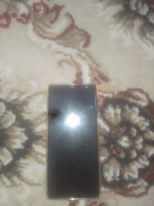 Samsung note 8 xolati yaxshi
