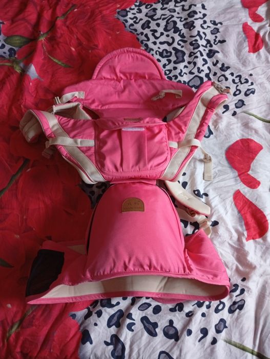 Vând marsupiu multifunctional