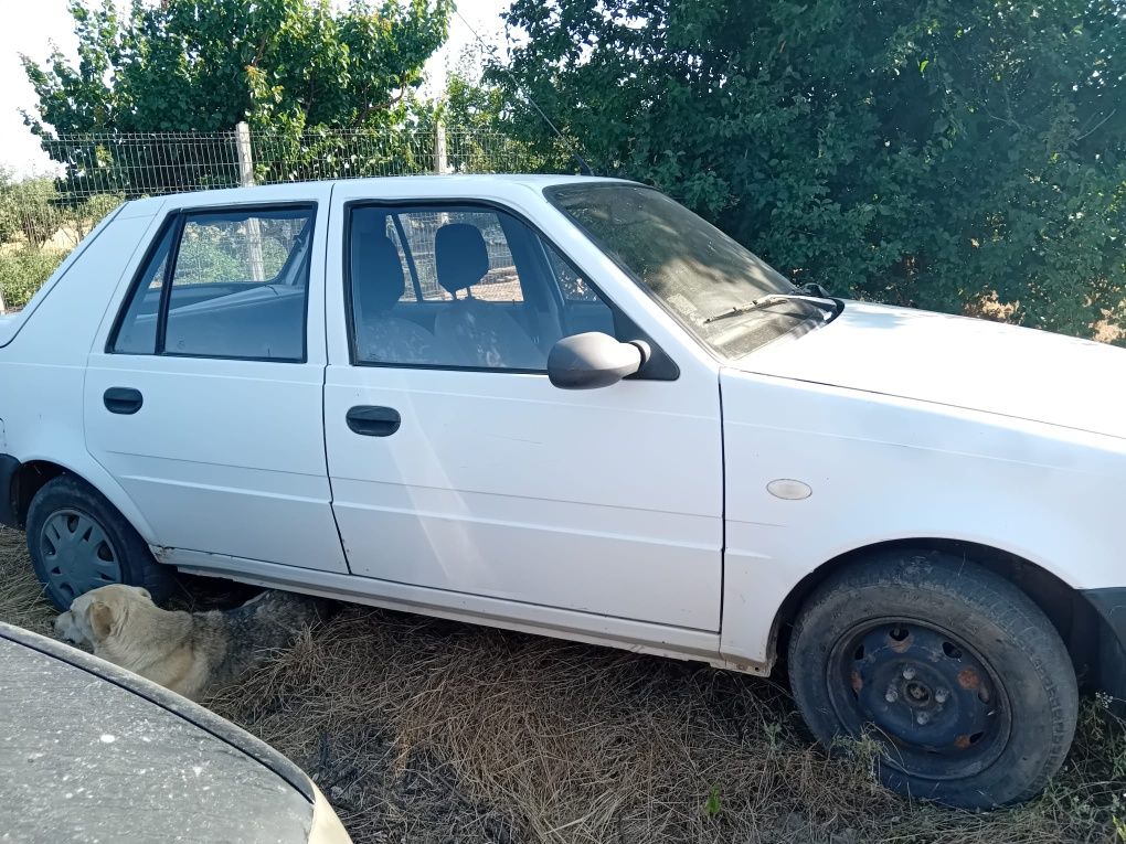 Vând Dacia Solenza