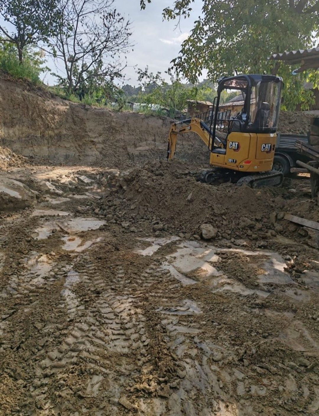 Inchiriez miniexcavator
