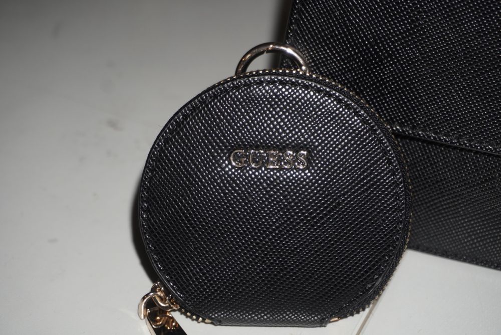 Чанта GUESS с мини портмоне