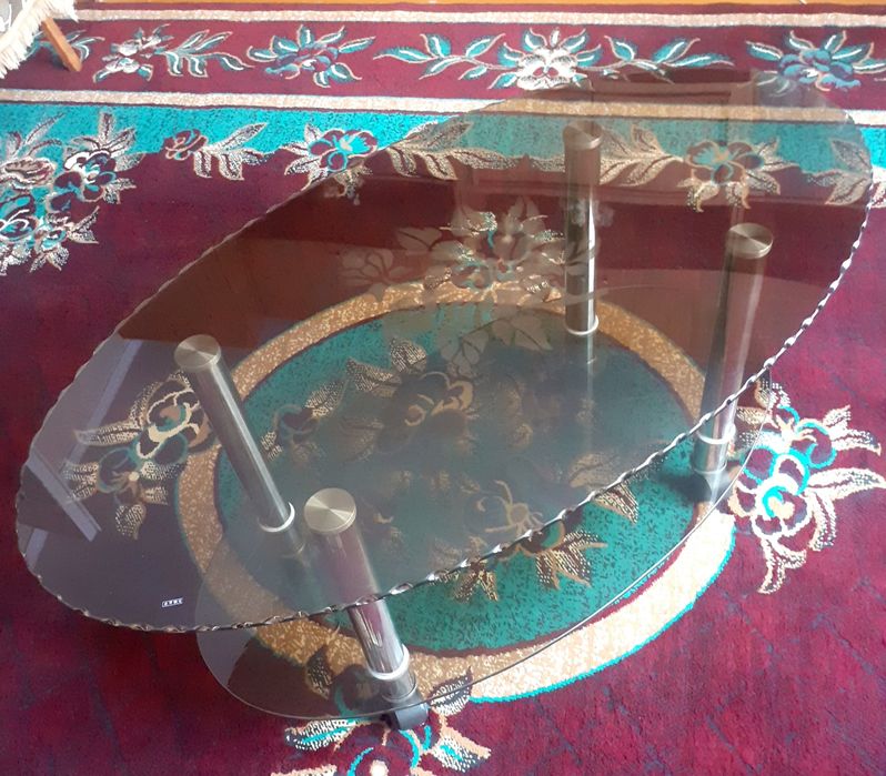 Журнальный столик.