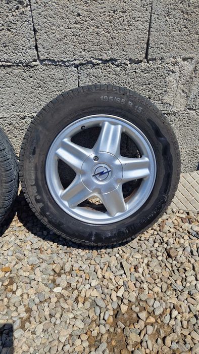 OPEL VEKTRA B джанти със гуми 195/65/15  5×110 ET49 5J×15