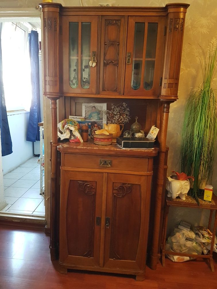 Mobila antica lemn trandafir (bancheta din lemn sculptata + bufet )
