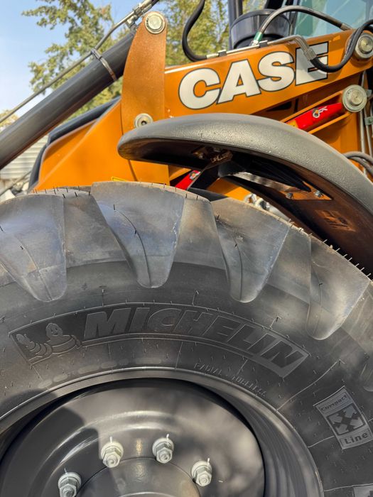 Ekskavator-yuklagich CASE 695 SV PREMIUM