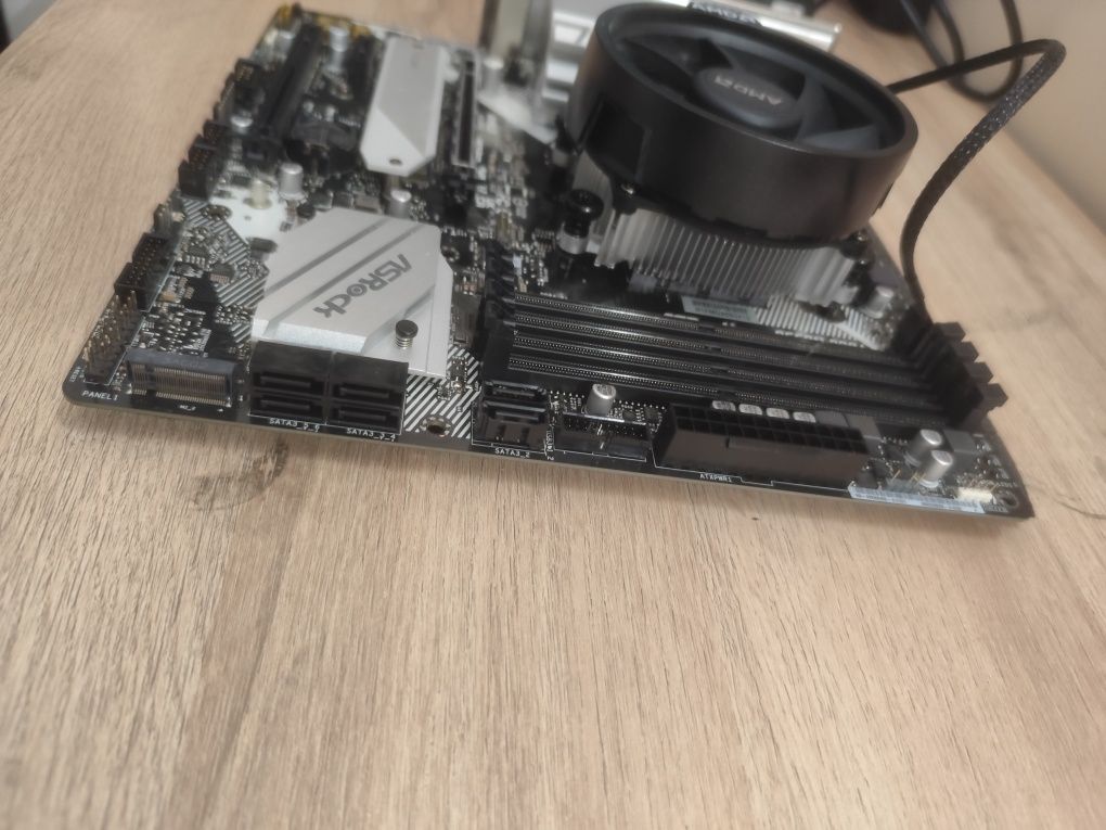 ДЪНО Asrock B550M PRO4! soket am4