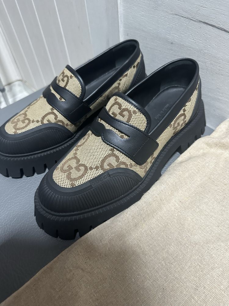 Чисто нови обувки Gucci