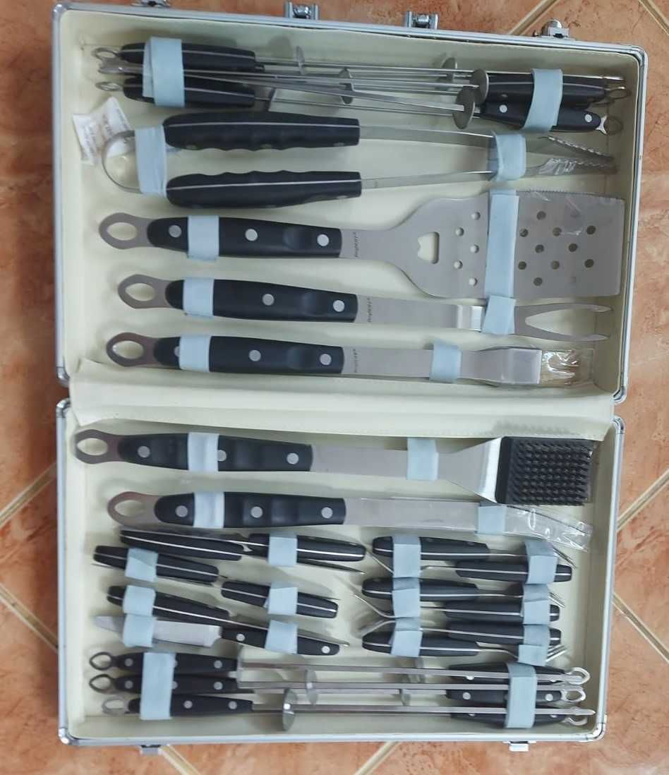 Set ustensile și tacâmuri pentru gratar - BERGHOFF - 30 piese - NOU