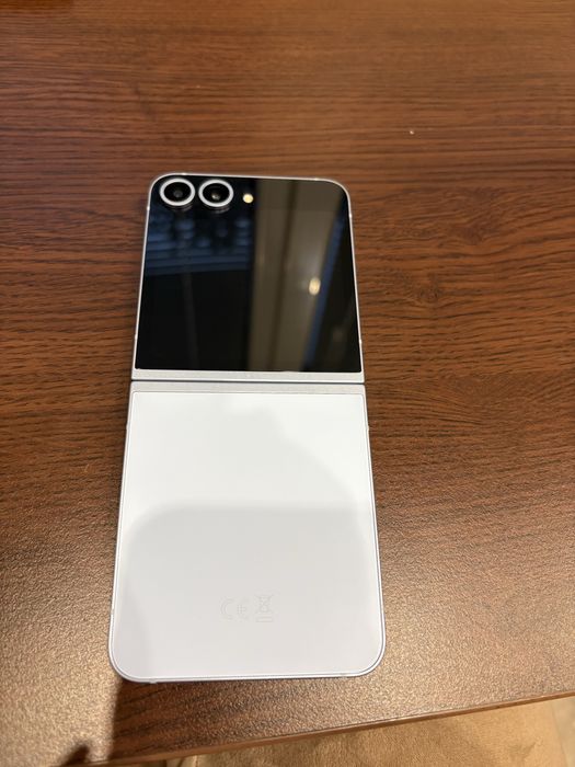 Samsung Galaxy Z Flip 6