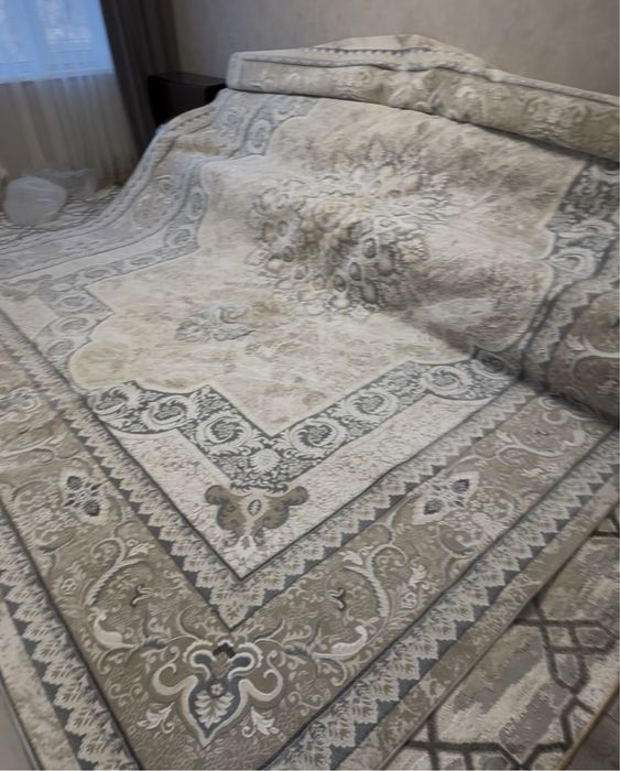 Ковер. В пользовании был 1 год. Продается в связи за не надобностью…
