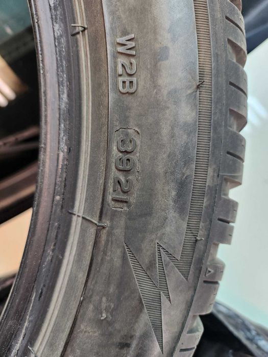 Зимни гуми BRIDGESTONE Blizzak LM-005 235/45 R18 98V на един сезон