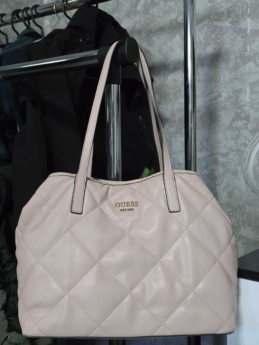 Guess оригинална дамска чанта