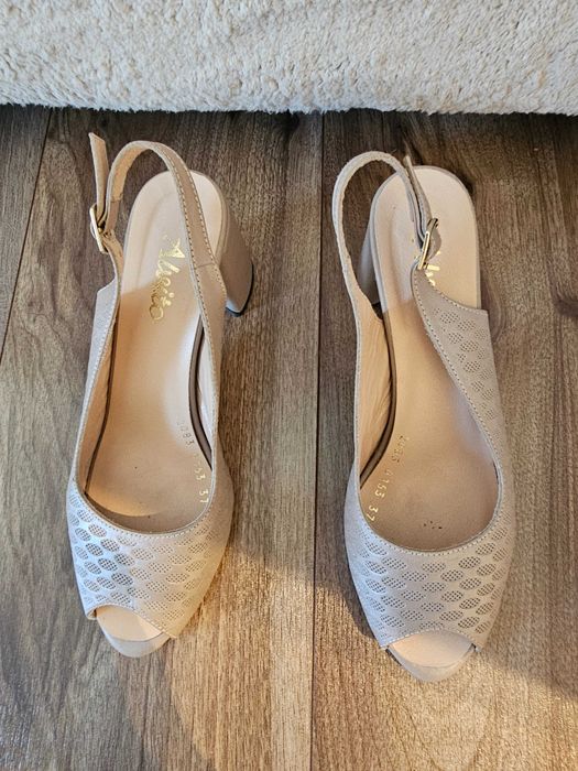 Елегантни сандали , номер 37