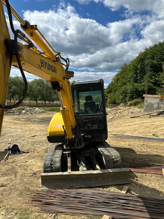 Vand escavator hyundai