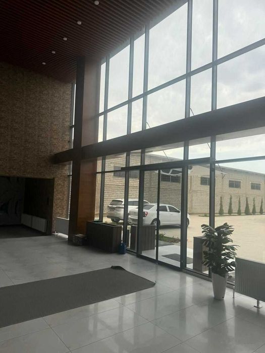 Продаётся 1 га производственная база.