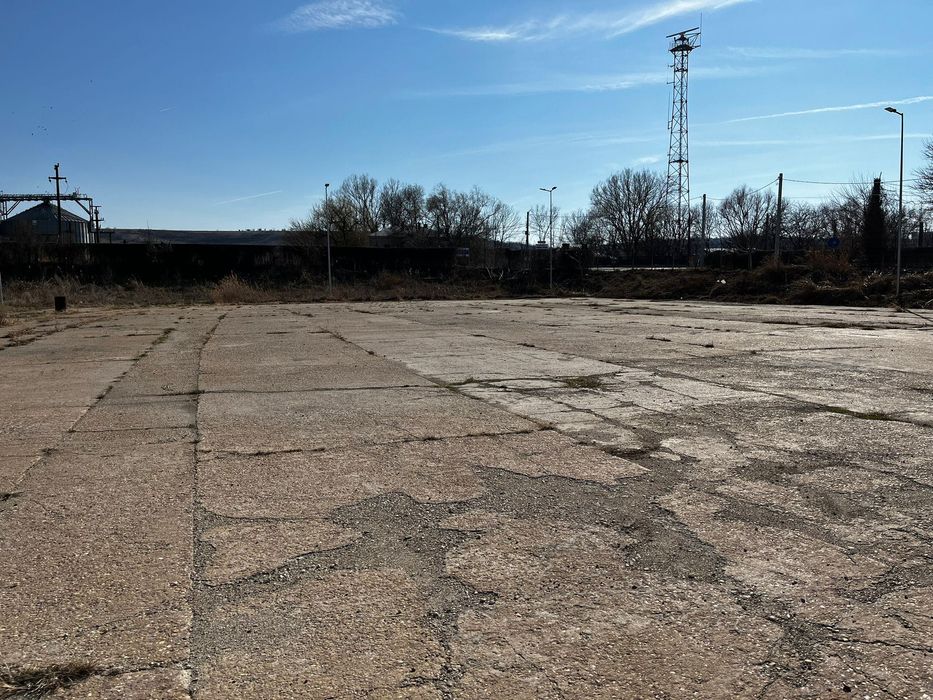 Teren + Hală de Vânzare