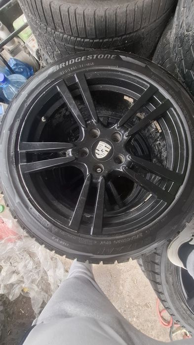 Зимни BRIDGESTONE 275 45 20 DOT 0823