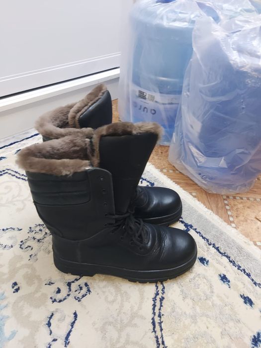 Продам мужские зимние сапоги