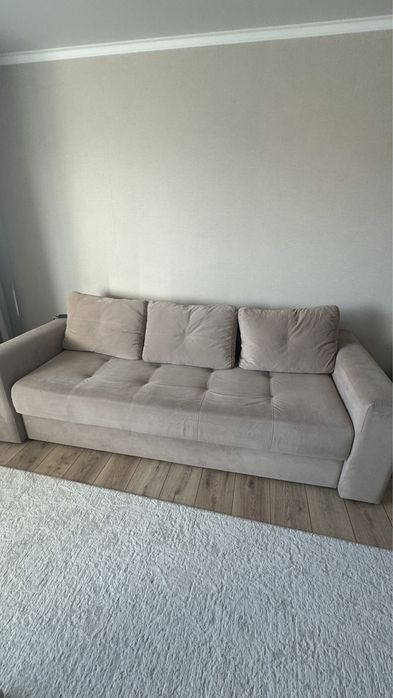 Диван раздвижной.