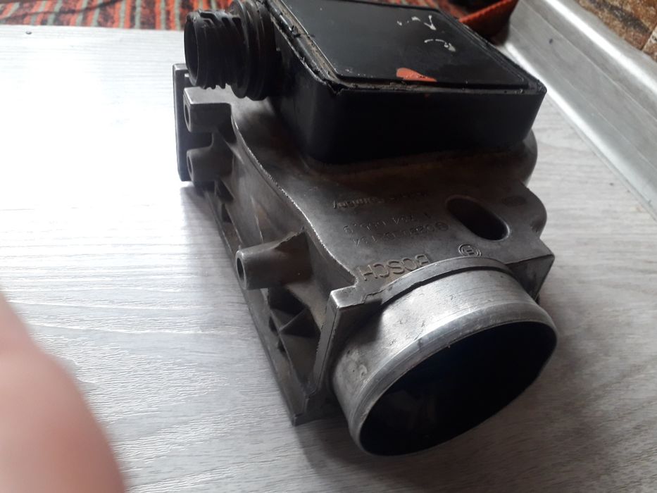 Флюр сотилади е36