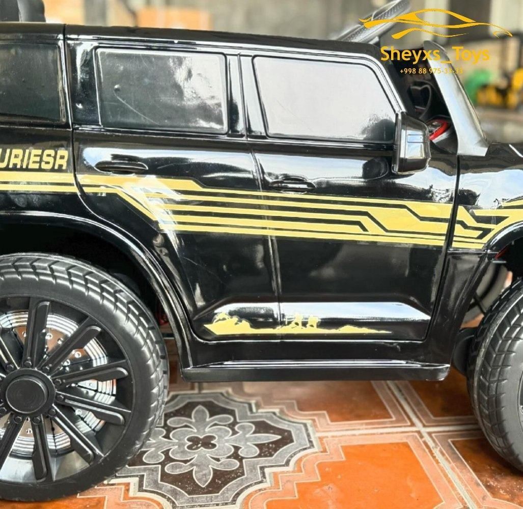 Toyota Land Cruiser 300 икки у́риндикли болалар машинаси