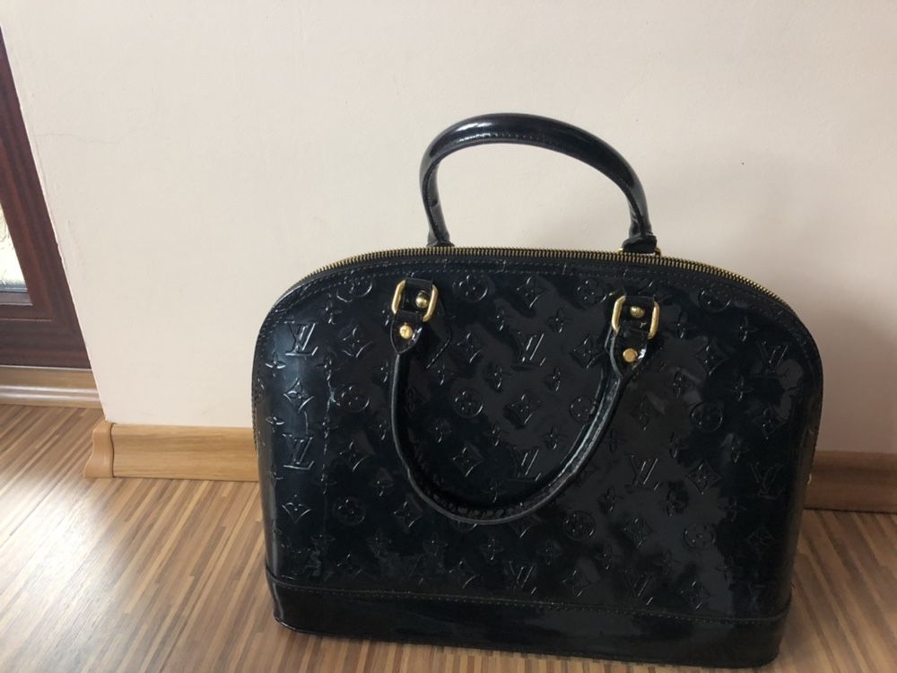 Дамска чанта черна Louis Vuitton