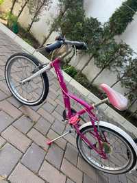 bicicleta  roz de fete