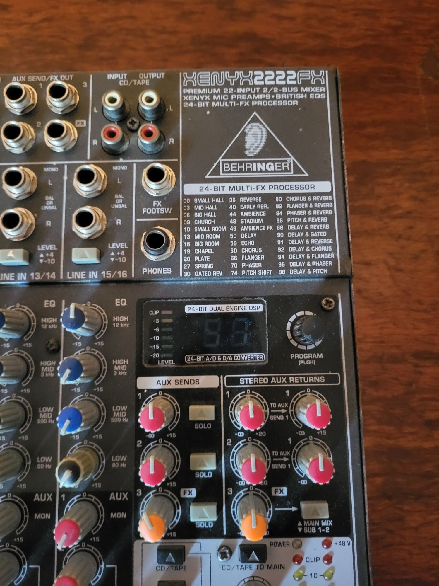 Vând sau schimb boxe pasive behringer cu amplificator mixer si cabluri
