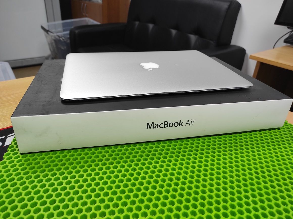 MacBook air 13 с коробкой. Рассрочка