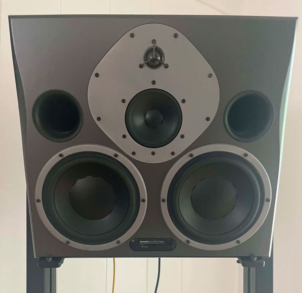 Студийные мониторы Dynaudio