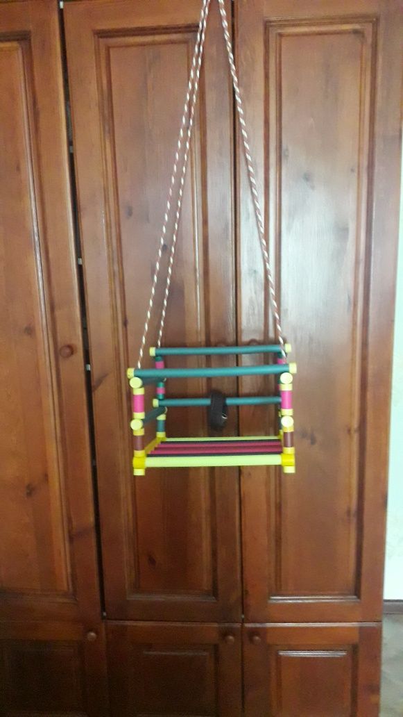 Продам детскую качелю