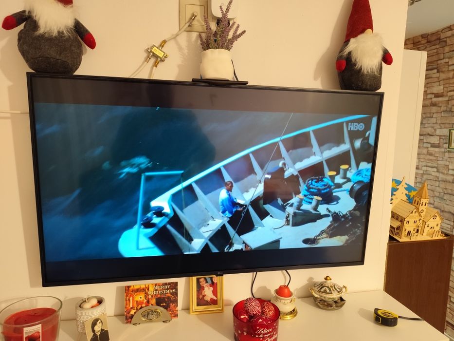 Televizor LG  îl vand că vreau sa mi iau unul mai mare.