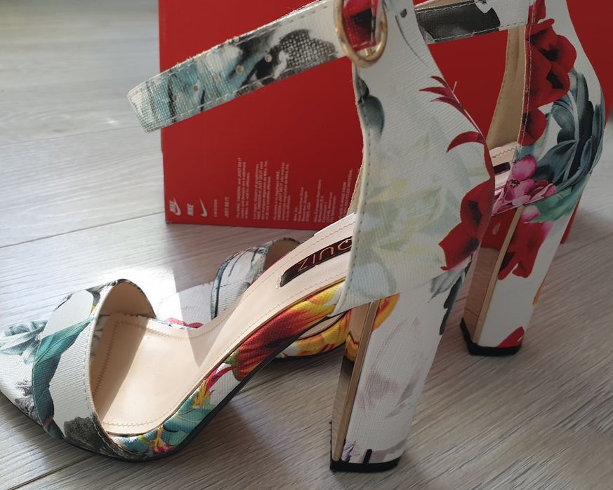 Sandale Quiz marimea 38